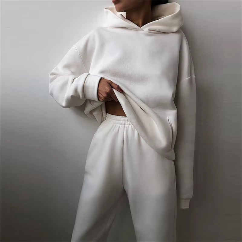 Women's Autumn Fashion Oversized Tracksuit Set with Warm Hoodie and Long Pants