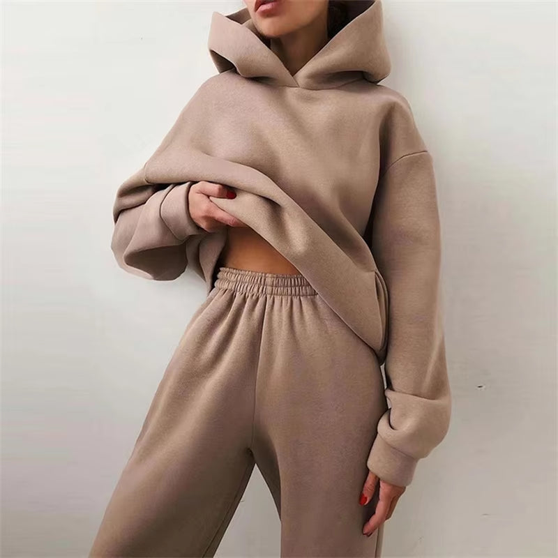 Women's Autumn Fashion Oversized Tracksuit Set with Warm Hoodie and Long Pants